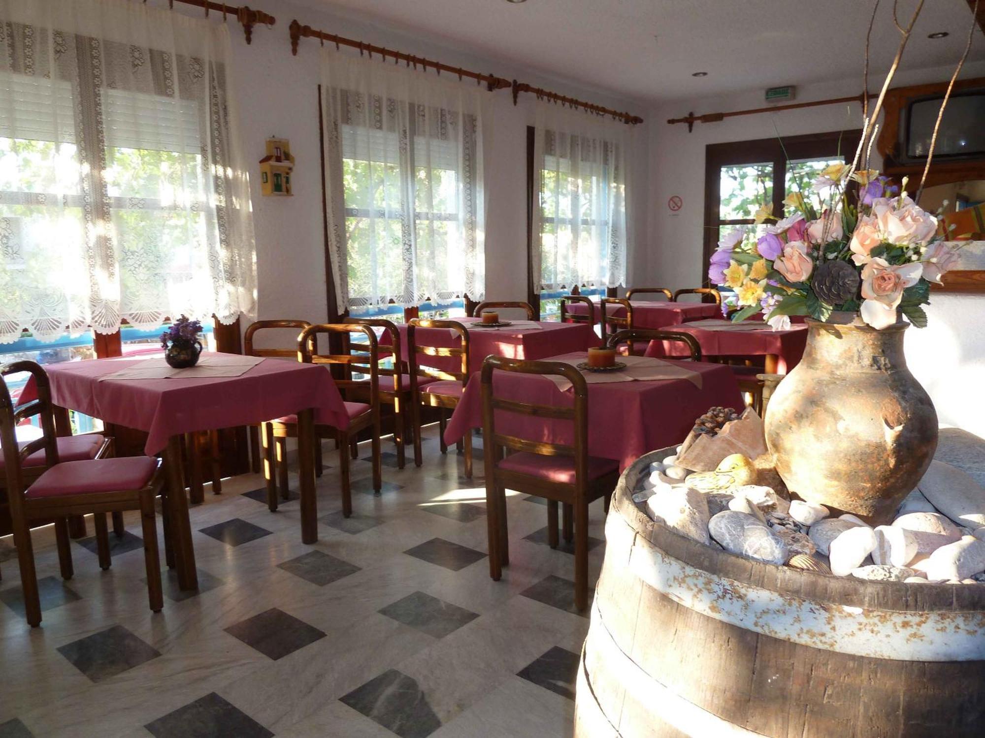 Paris Beach Hotel Ирайон Екстериор снимка