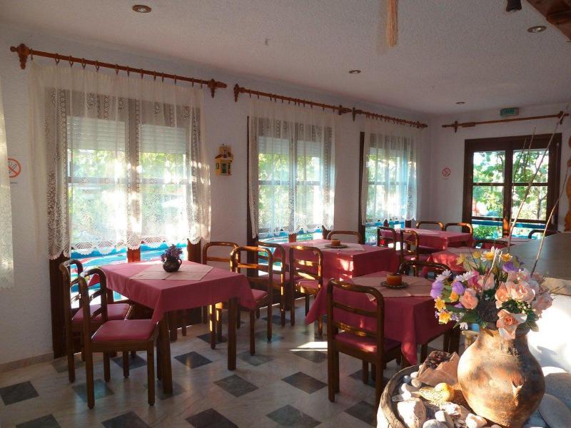 Paris Beach Hotel Ирайон Екстериор снимка