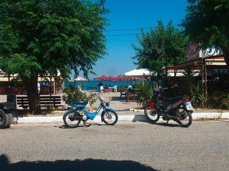 Paris Beach Hotel Ирайон Екстериор снимка